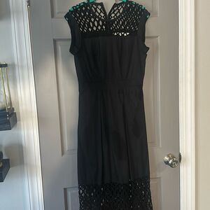 pre-owned Rachel Roy BLACK LASER CUT SLEEVELESS